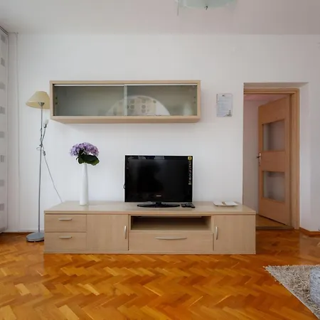 Charming And Tranquil Krk Center - One Bedroom With Balcony *