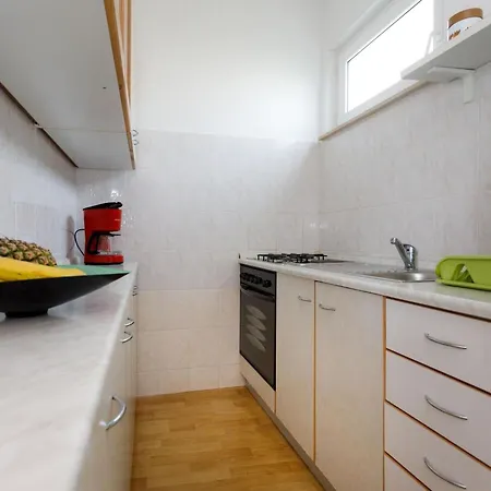 شقة Charming And Tranquil Krk Center - One Bedroom With Balcony كرك