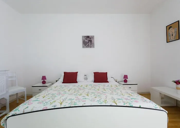 Charming And Tranquil Krk Center - One Bedroom With Balcony * Krk Town