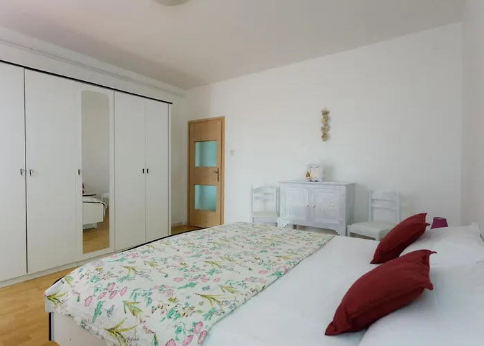 Apartmán Charming And Tranquil Krk Center - One Bedroom With Balcony *