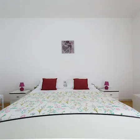 Charming And Tranquil Krk Center - One Bedroom With Balcony * Krk Town