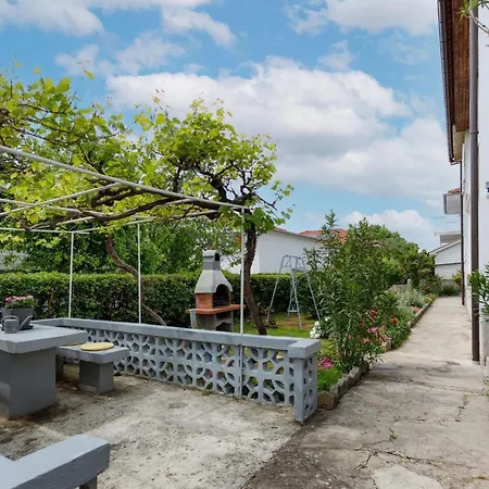 Charming And Tranquil Krk Center - One Bedroom With Balcony Apartman *